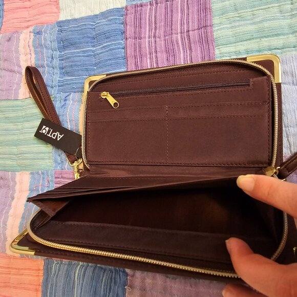 APT. 9 Wallet/Wristlet – Bordeaux - NWT - Picture 3 of 6